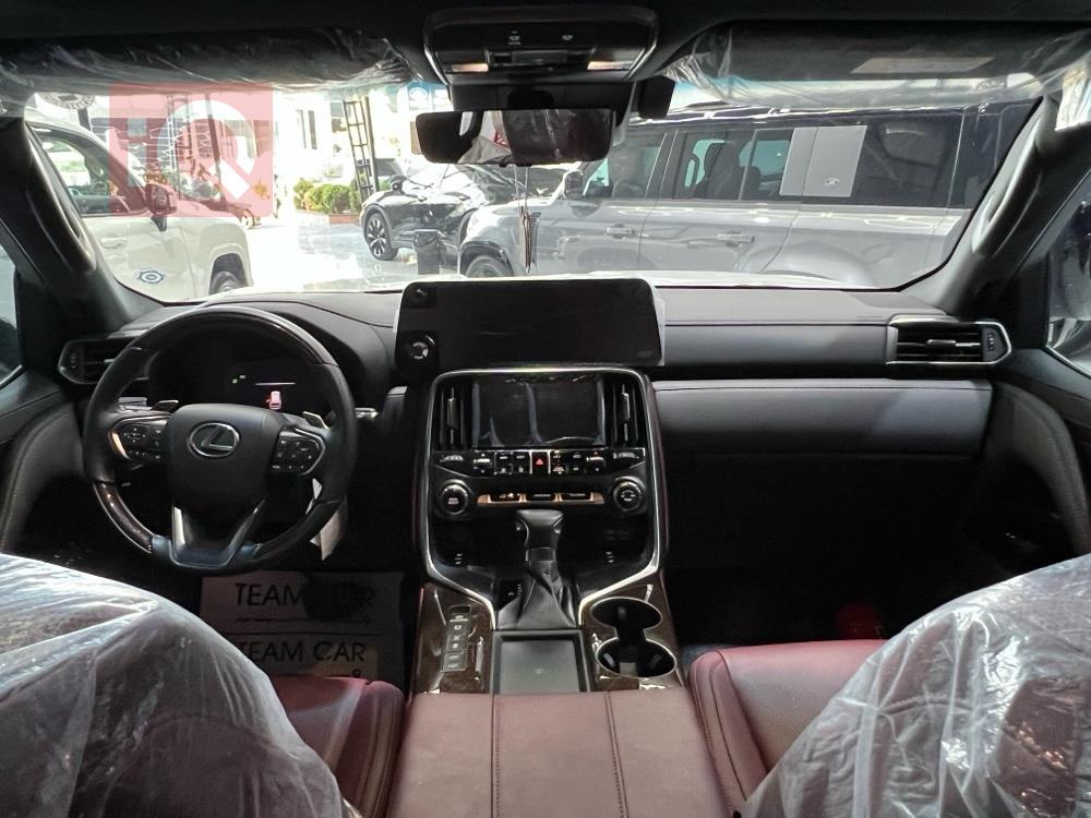 Lexus LX